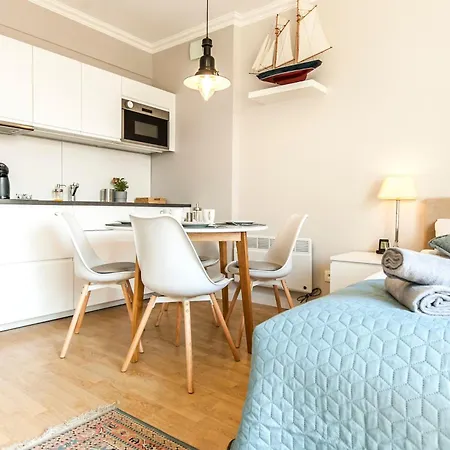 Uroczy Z Parkingiem ソポト