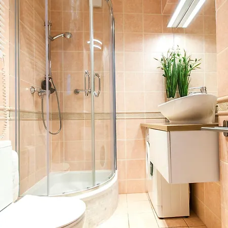 Uroczy Z Parkingiem ソポト