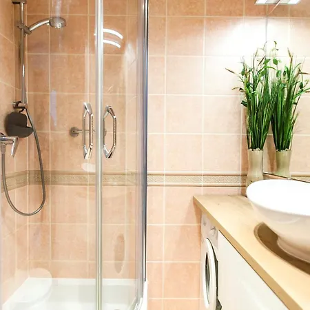 Uroczy Z Parkingiem アパート *