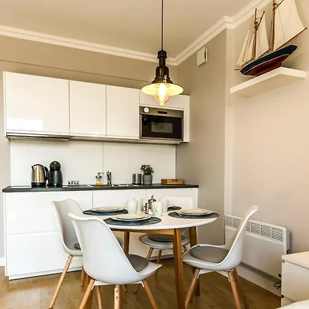 Uroczy Z Parkingiem * ソポト