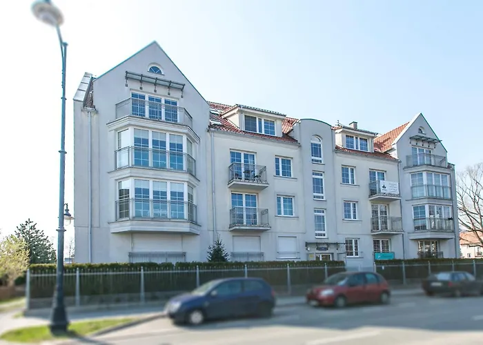 Uroczy Z Parkingiem Appartamento