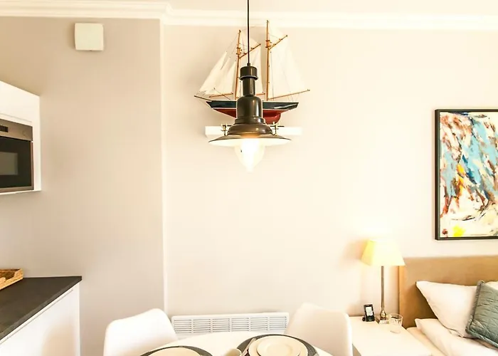 Uroczy Z Parkingiem Lägenhet *